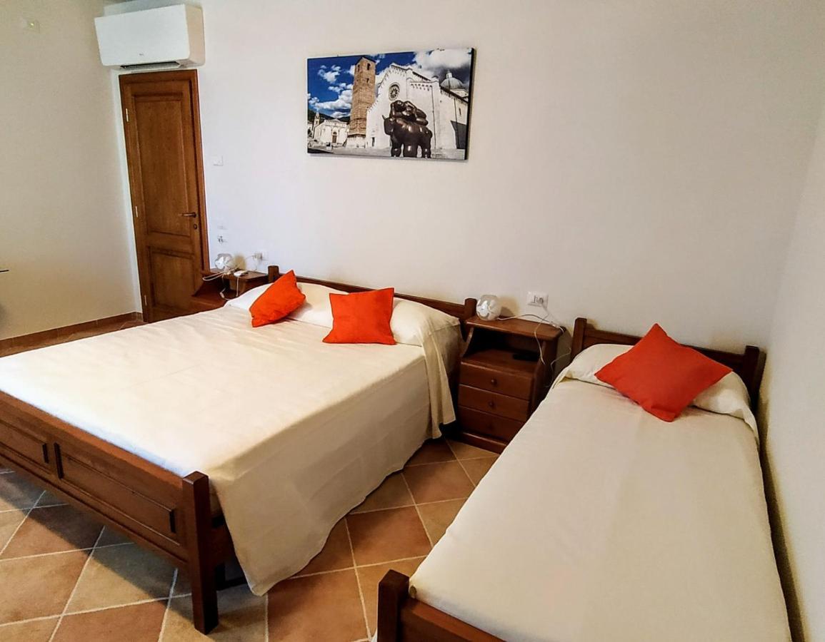 Agriturismo La Vite Maritata ปิเอตราซานตา ภายนอก รูปภาพ